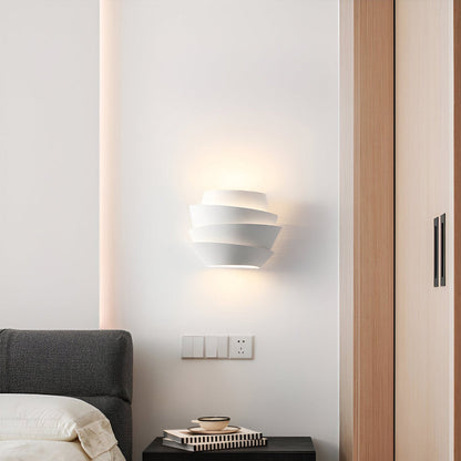 Fjoren – Lampe murale fleurs de pin nordiques