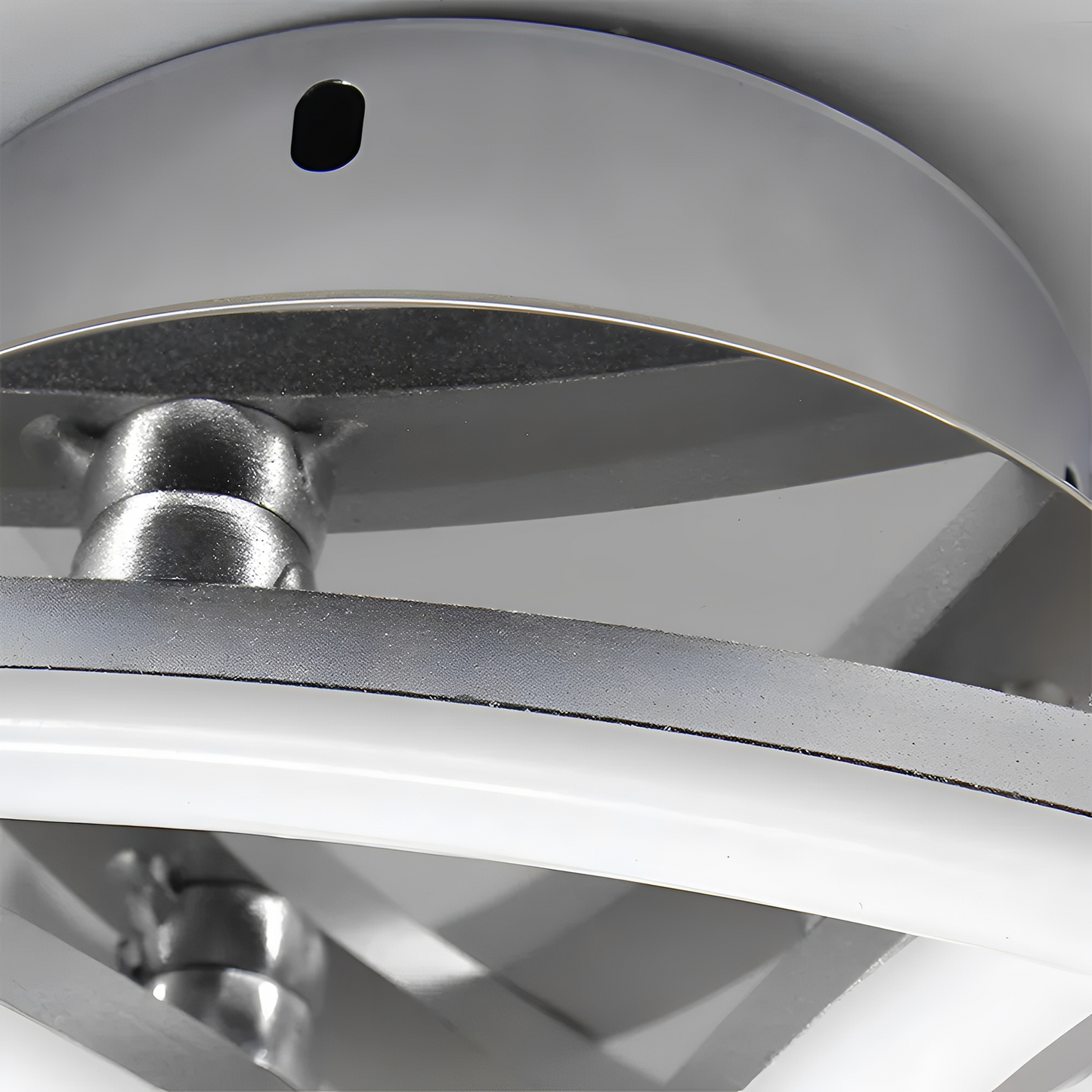 Karina – Plafonnier LED Arc Trident Nordique