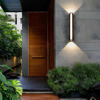 Nira – Lampe murale extérieure simple et élégante