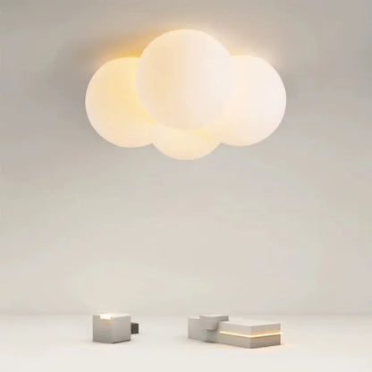 NuageLumière – Plafonnier flottant au design vaporeux