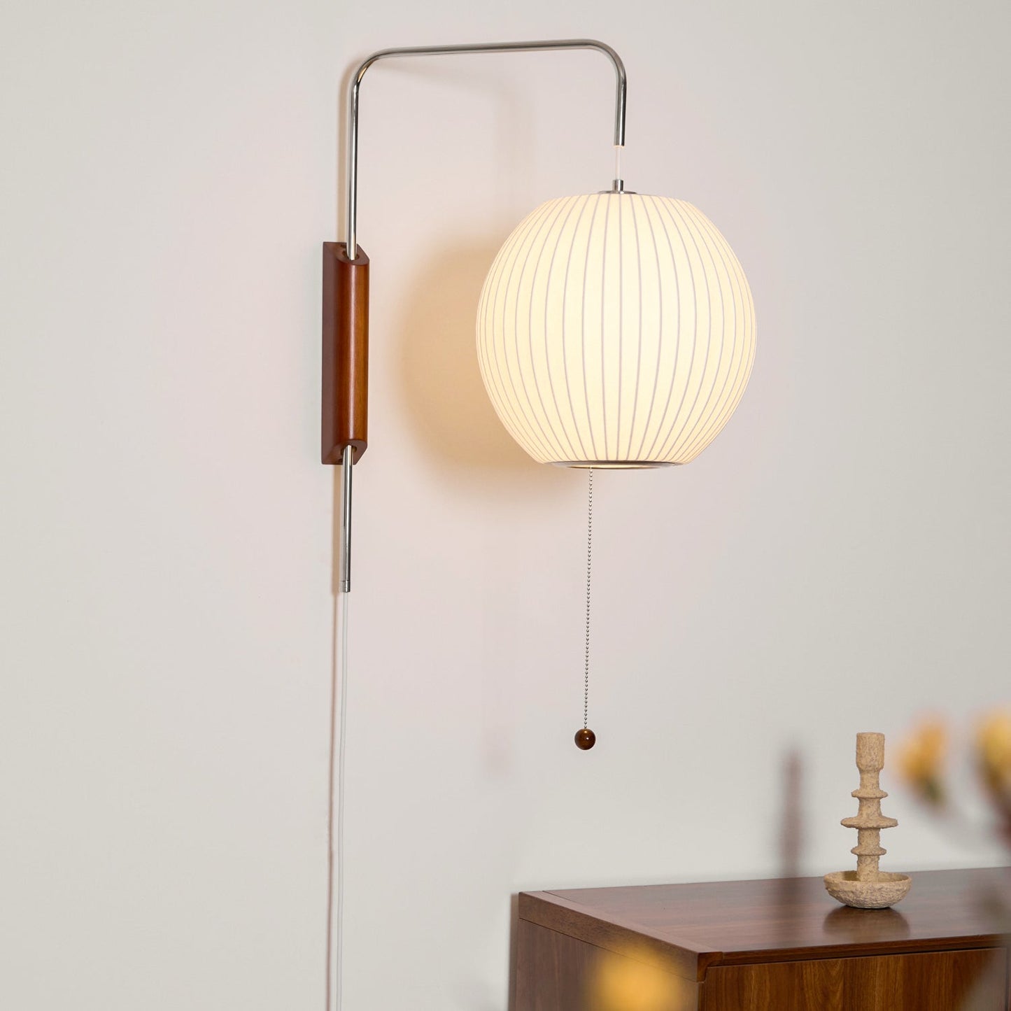 Isolde – Lampe Murale Créative en Soie
