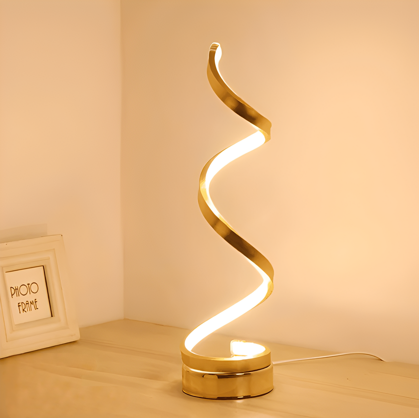 Jessie – Lampe de chevet LED scandinave