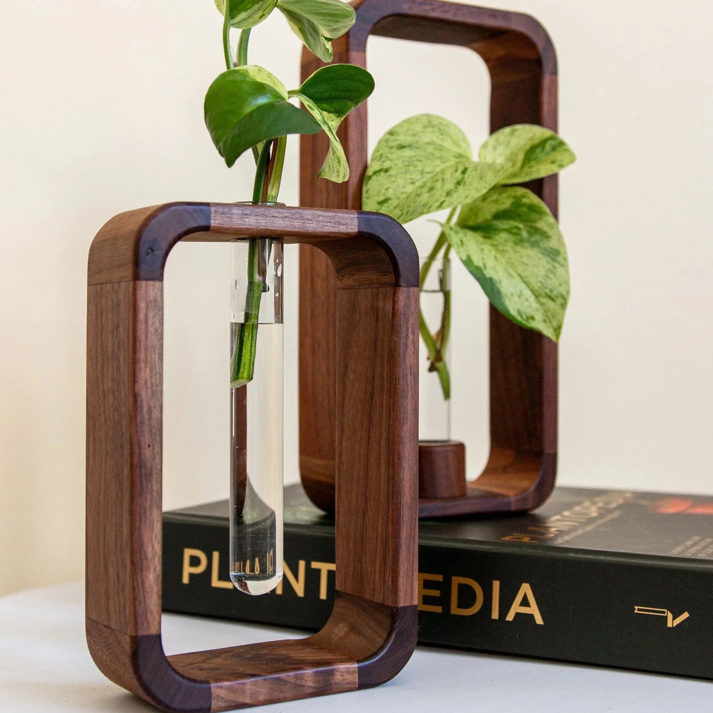 Lea – Vase moderne en tubes de verre