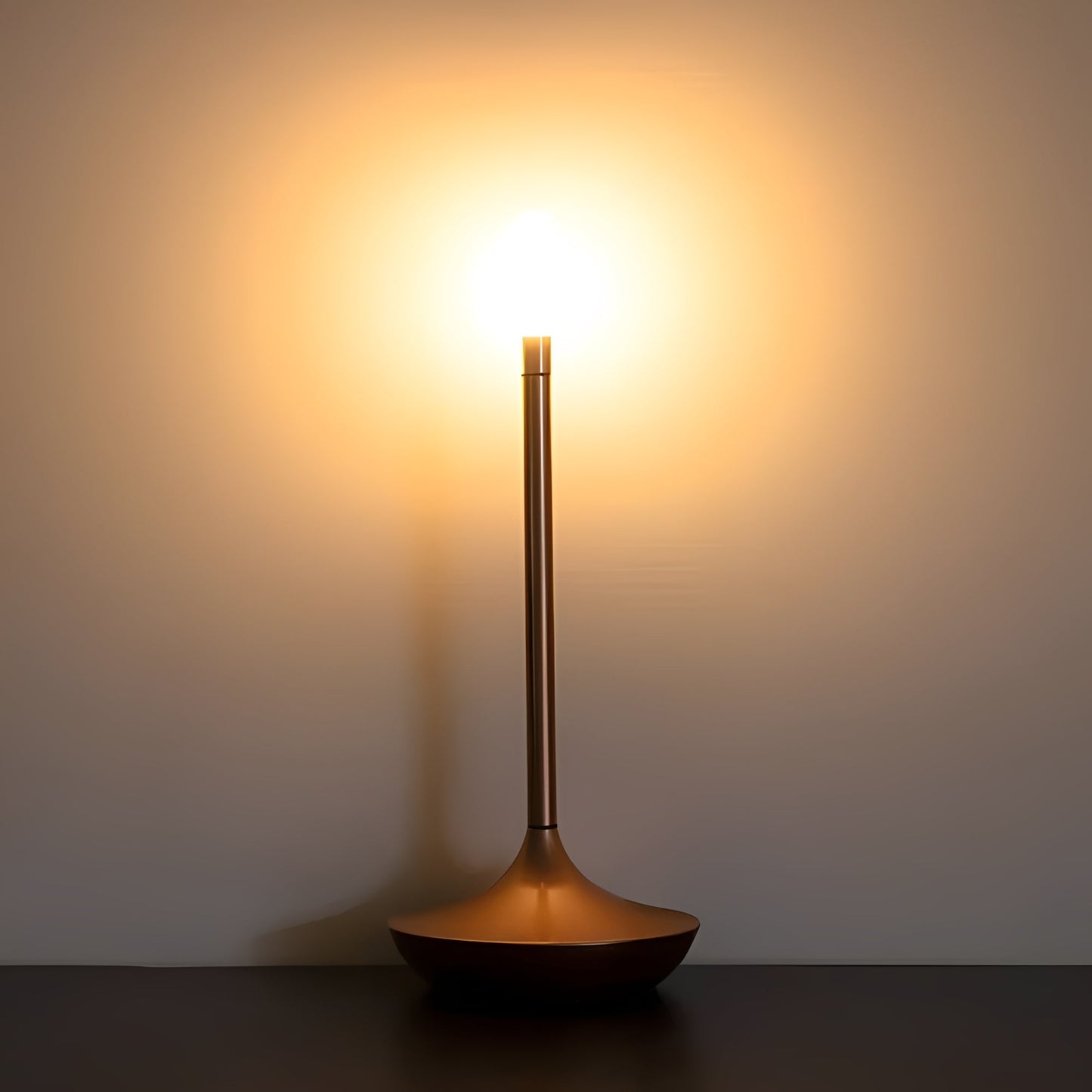 Nina – Lampe de table portable en design cylindrique