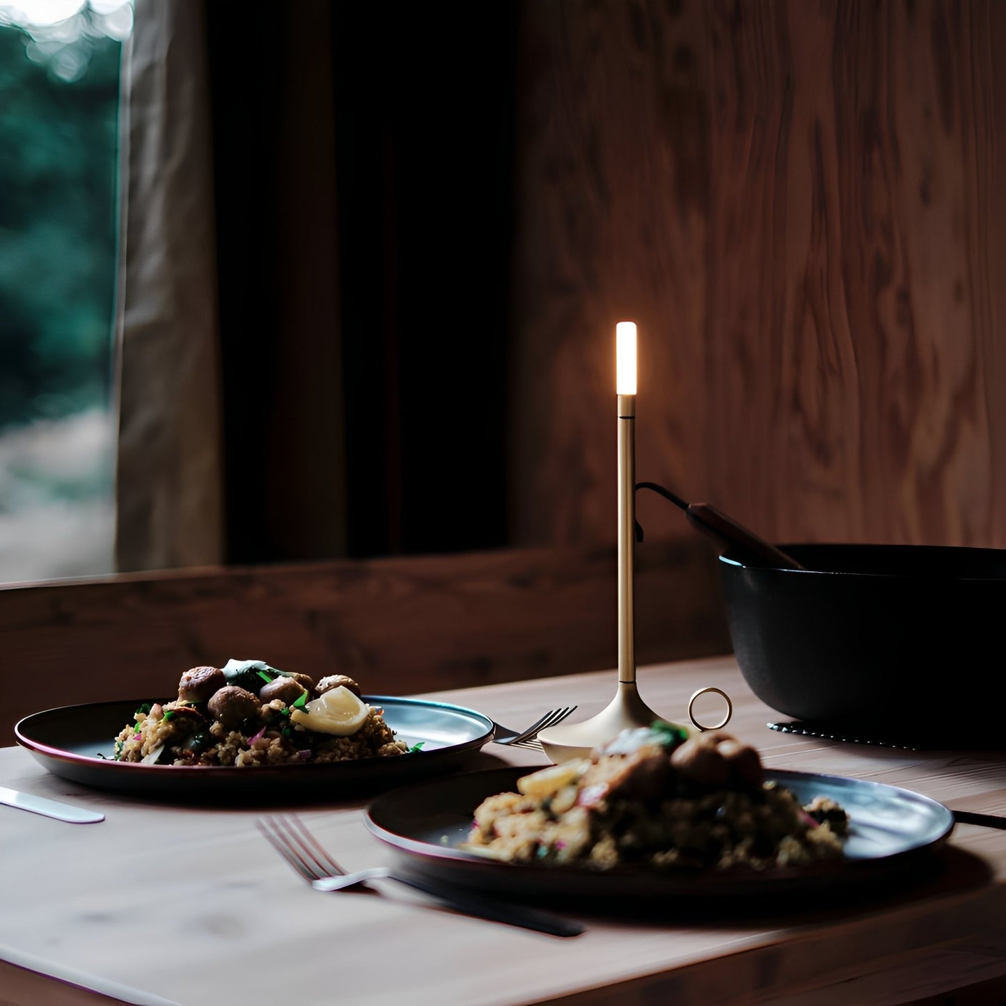Nina – Lampe de table portable en design cylindrique