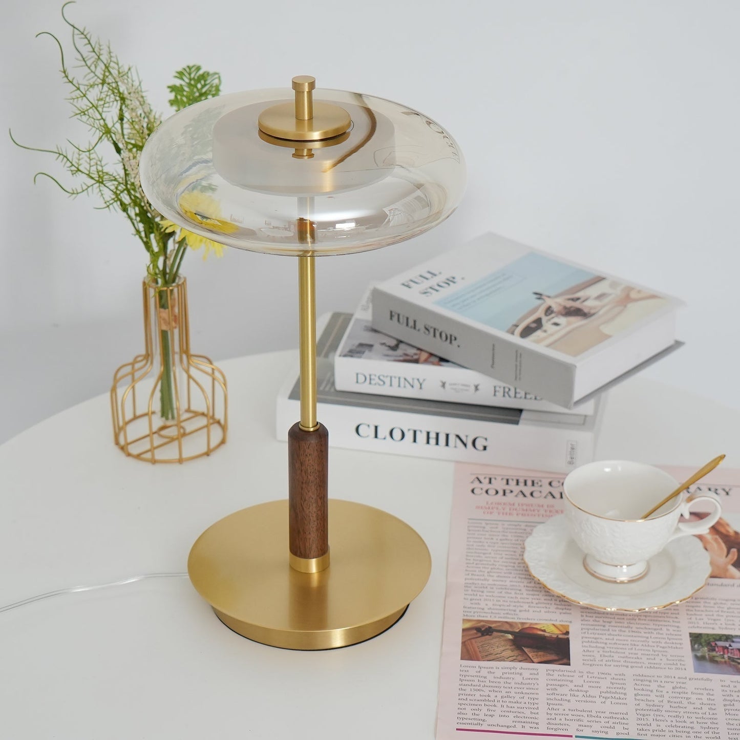 Redondo – Élégante lampe de table LED en métal et verre