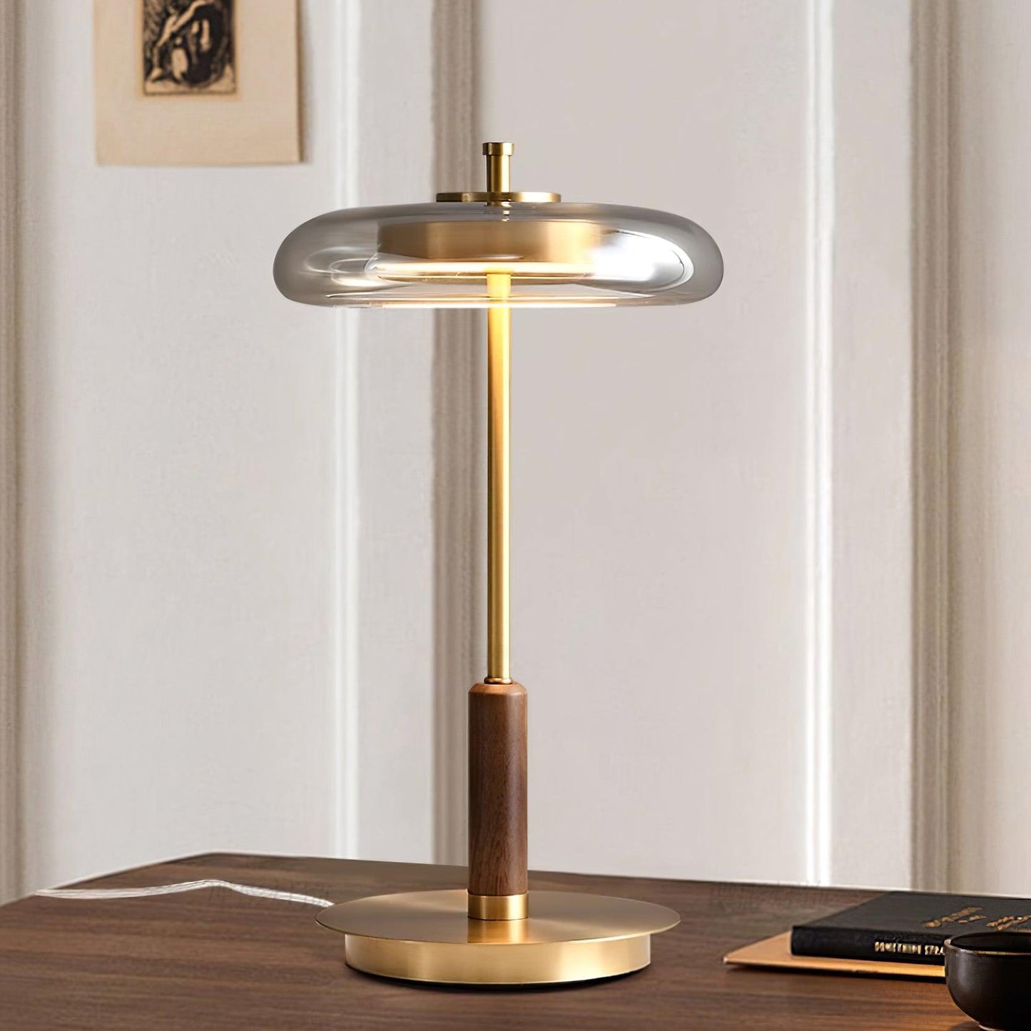 Redondo – Élégante lampe de table LED en métal et verre