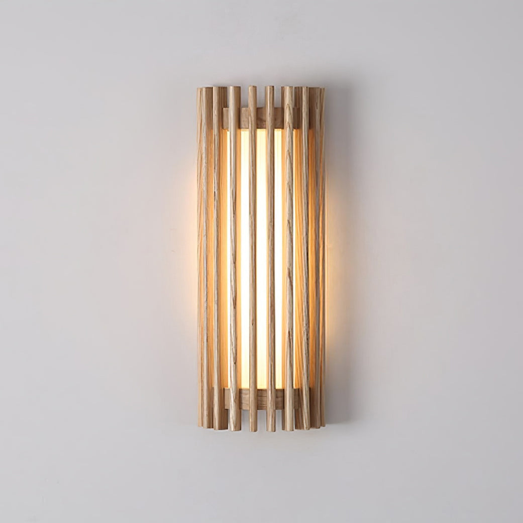 Yara – Lampe murale en noyer