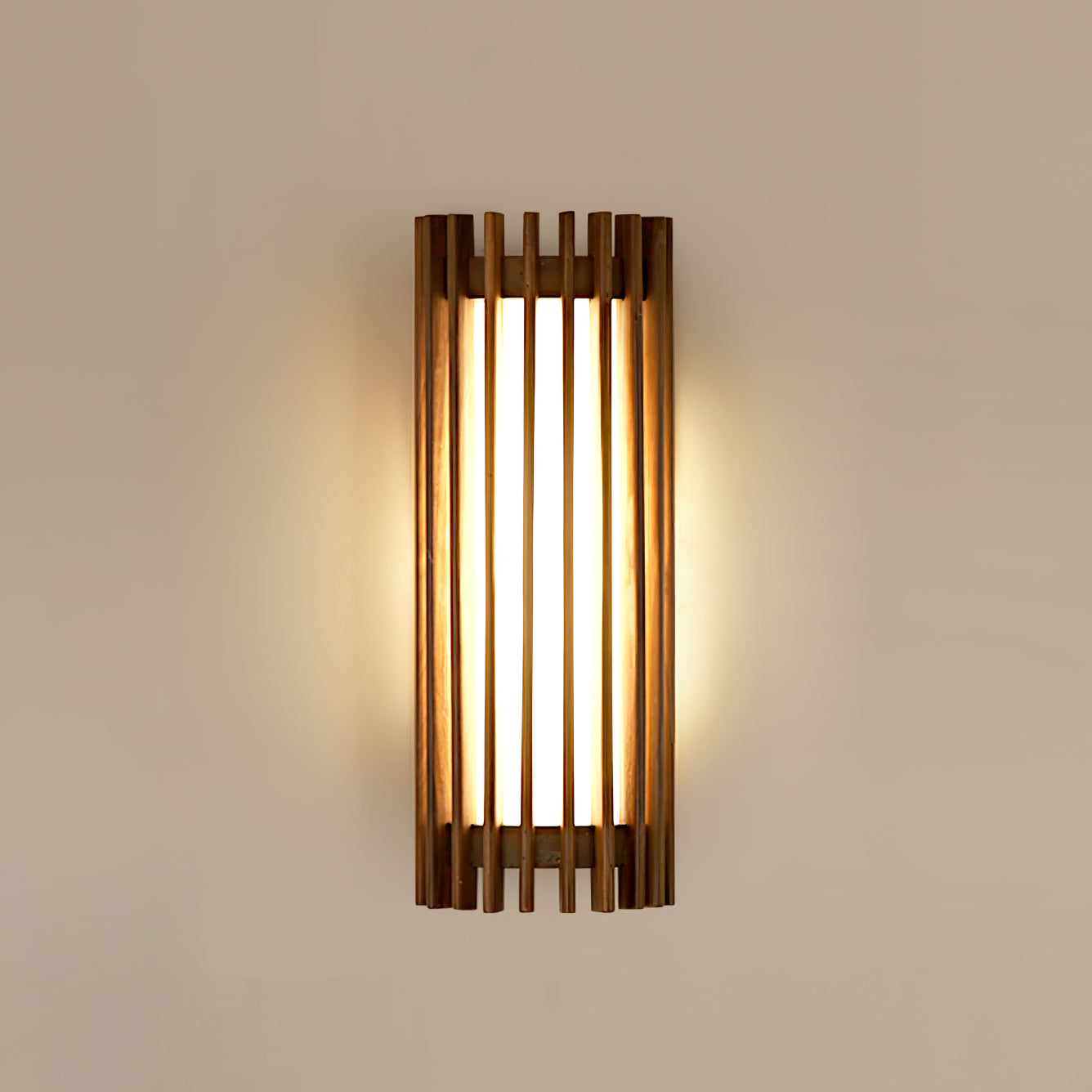 Yara – Lampe murale en noyer