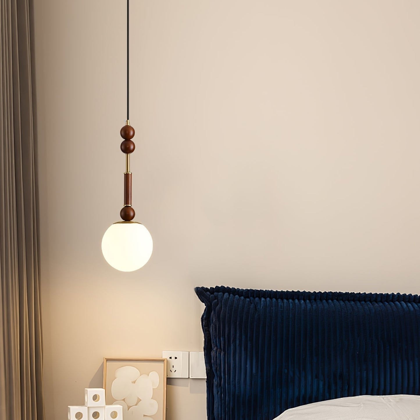 Romy – Suspension style romain avec verre, bois et laiton