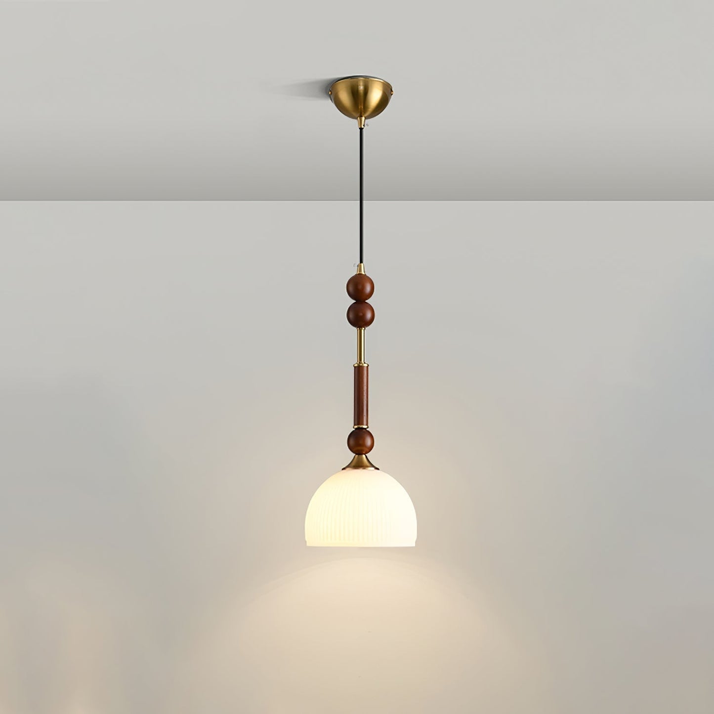 Romy – Suspension style romain avec verre, bois et laiton