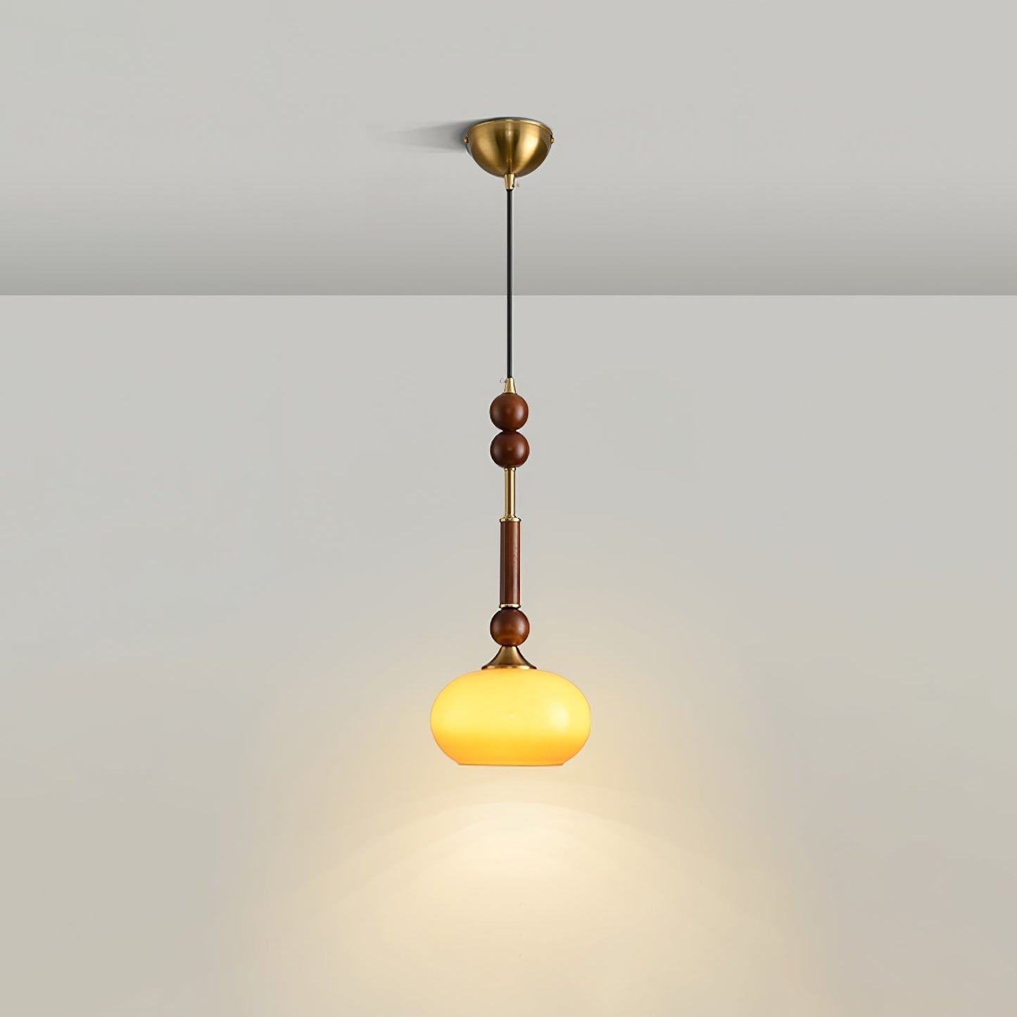 Romy – Suspension style romain avec verre, bois et laiton