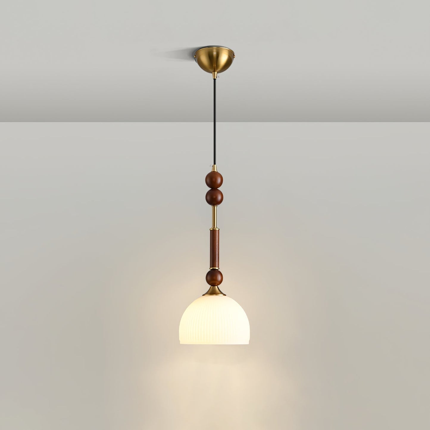 Romy – Suspension style romain avec verre, bois et laiton