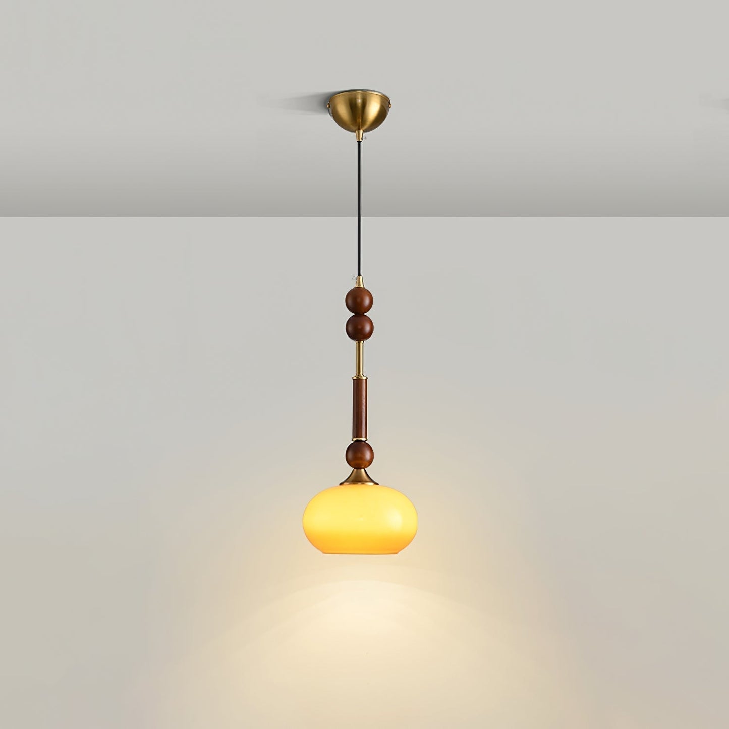 Romy – Suspension style romain avec verre, bois et laiton