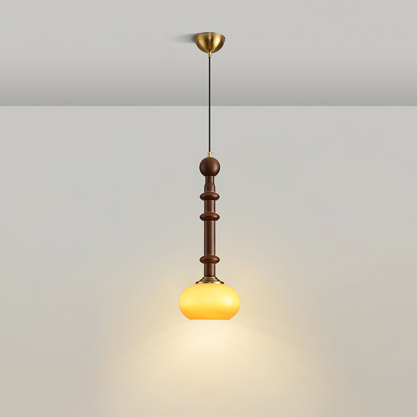 Romy – Suspension style romain avec verre, bois et laiton