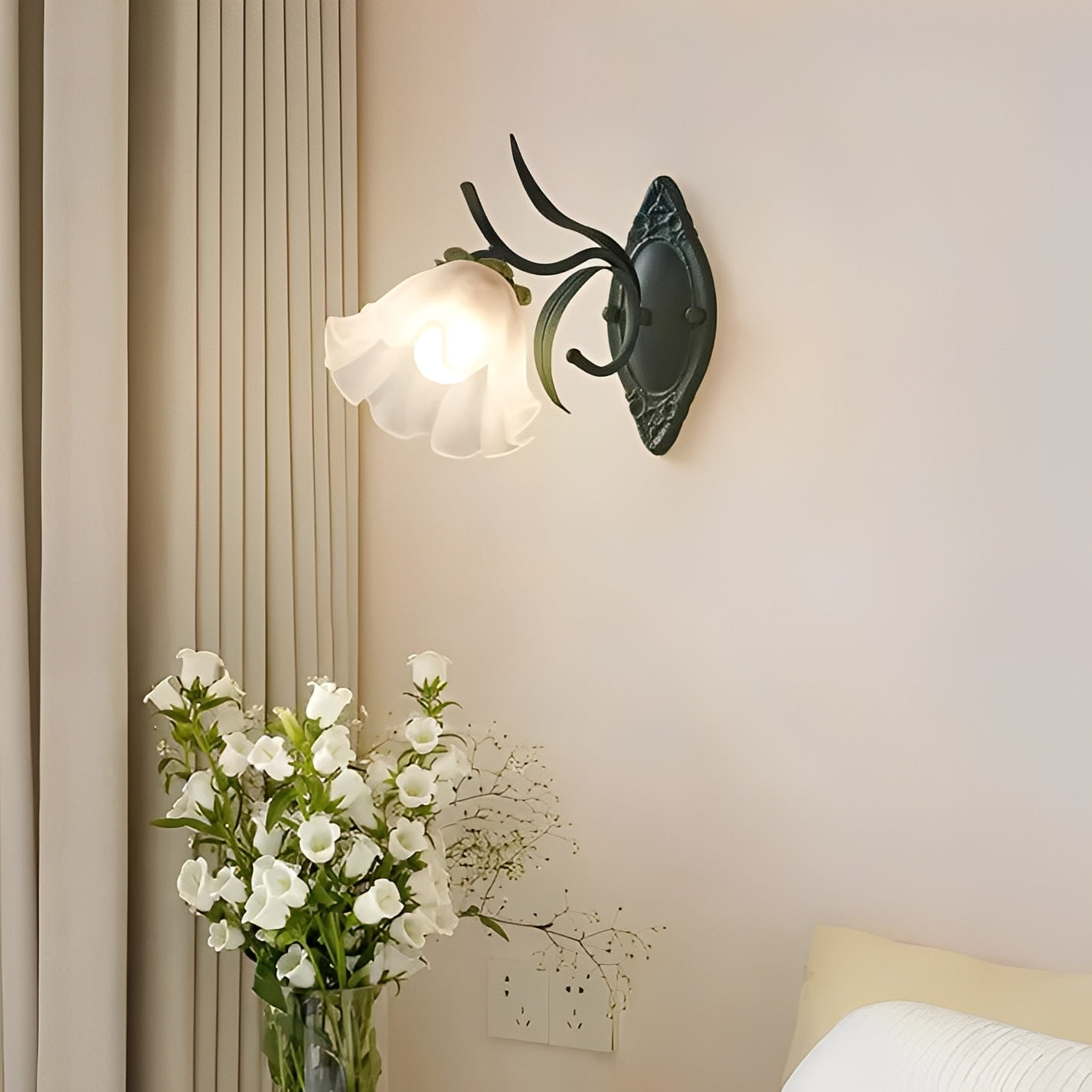 Vivia – Applique Murale Fleurs