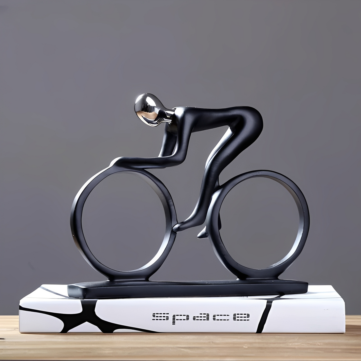 Lukas – Sculpture moderne de cycliste