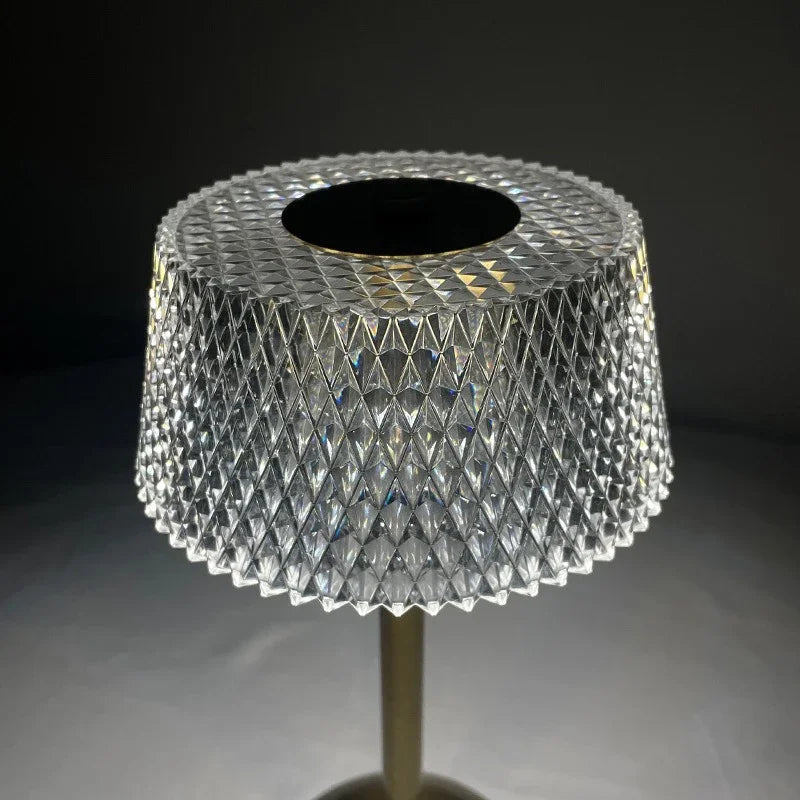 Elinna – Lampe de table moderne en acrylique et métal