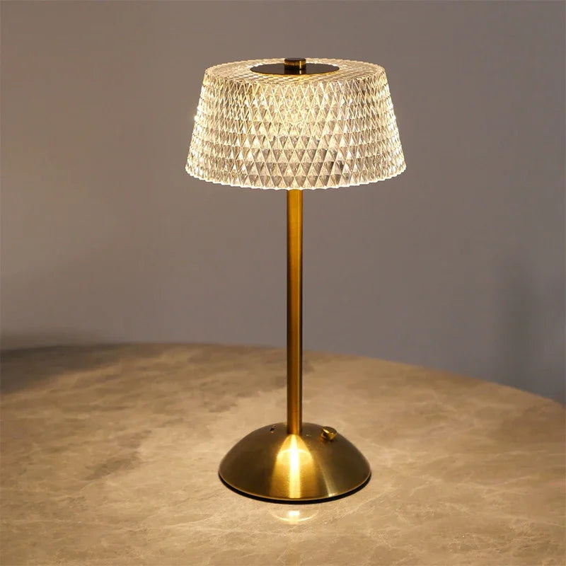 Elinna – Lampe de table moderne en acrylique et métal