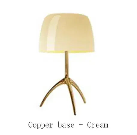 Lampe de table vintage en cuivre