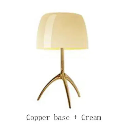 Lampe de table vintage en cuivre