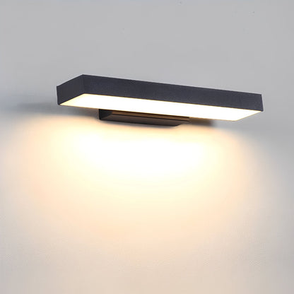 Leona – Moderne Lampe Extérieure en Acier Inoxydable avec Capteur