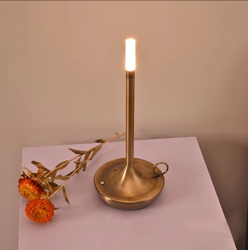 Elina – Lampe de table rétro portable avec effet bougie