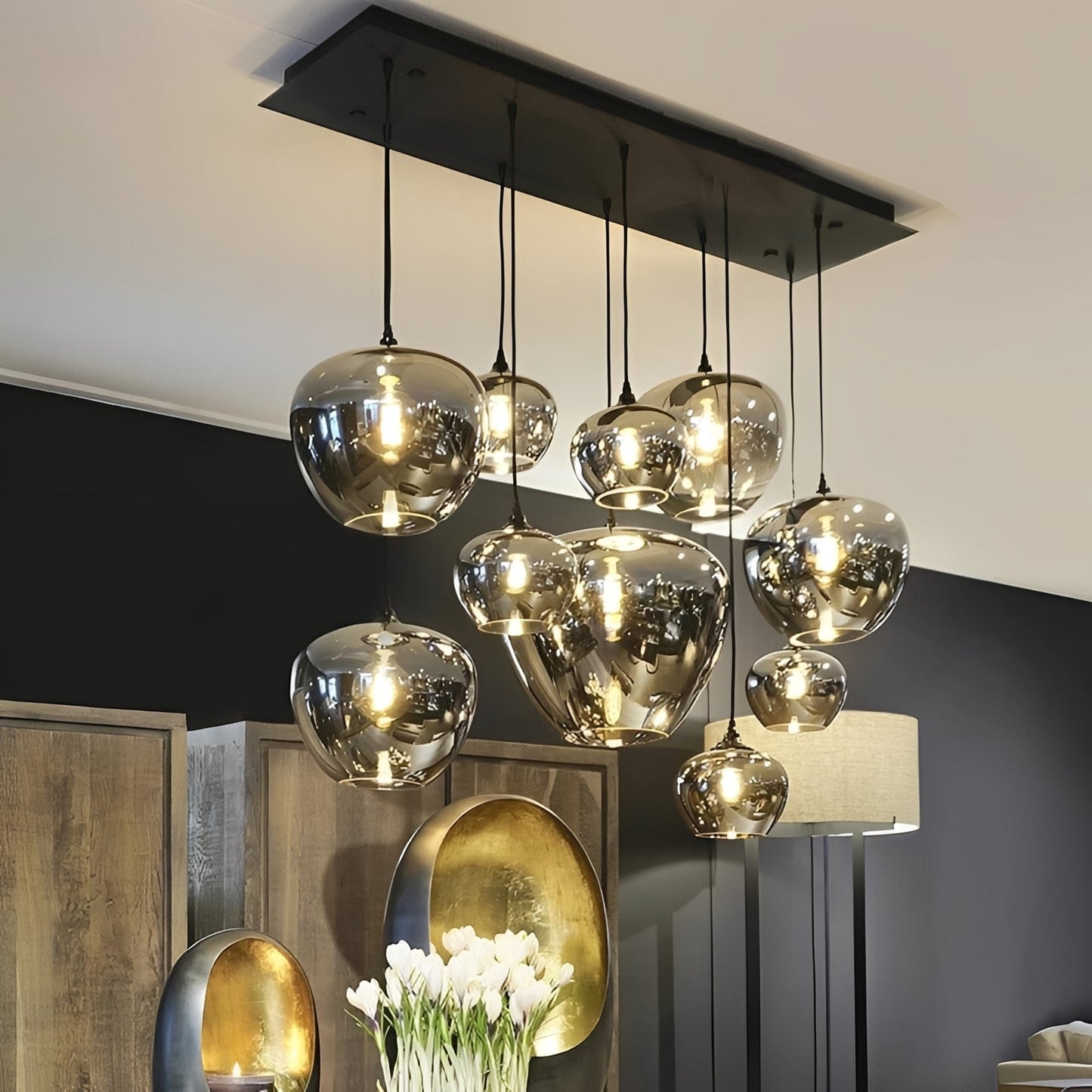 Santara – Lampe suspendue en verre au caractère fort