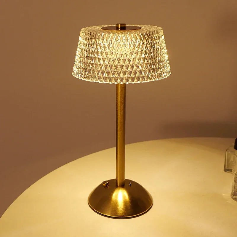 Elinna – Lampe de table moderne en acrylique et métal