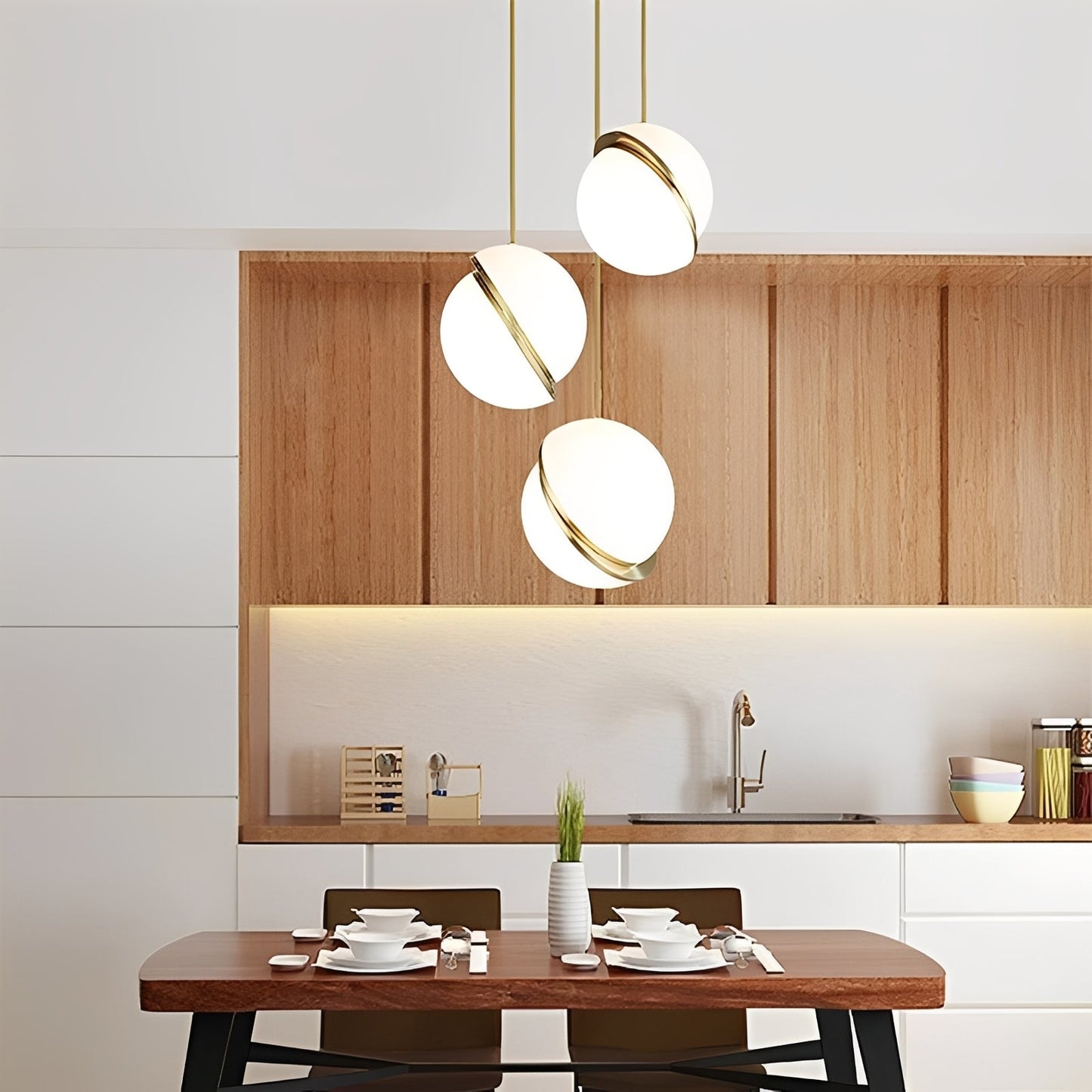 Sorin – Suspension en boule light-luxury nordique