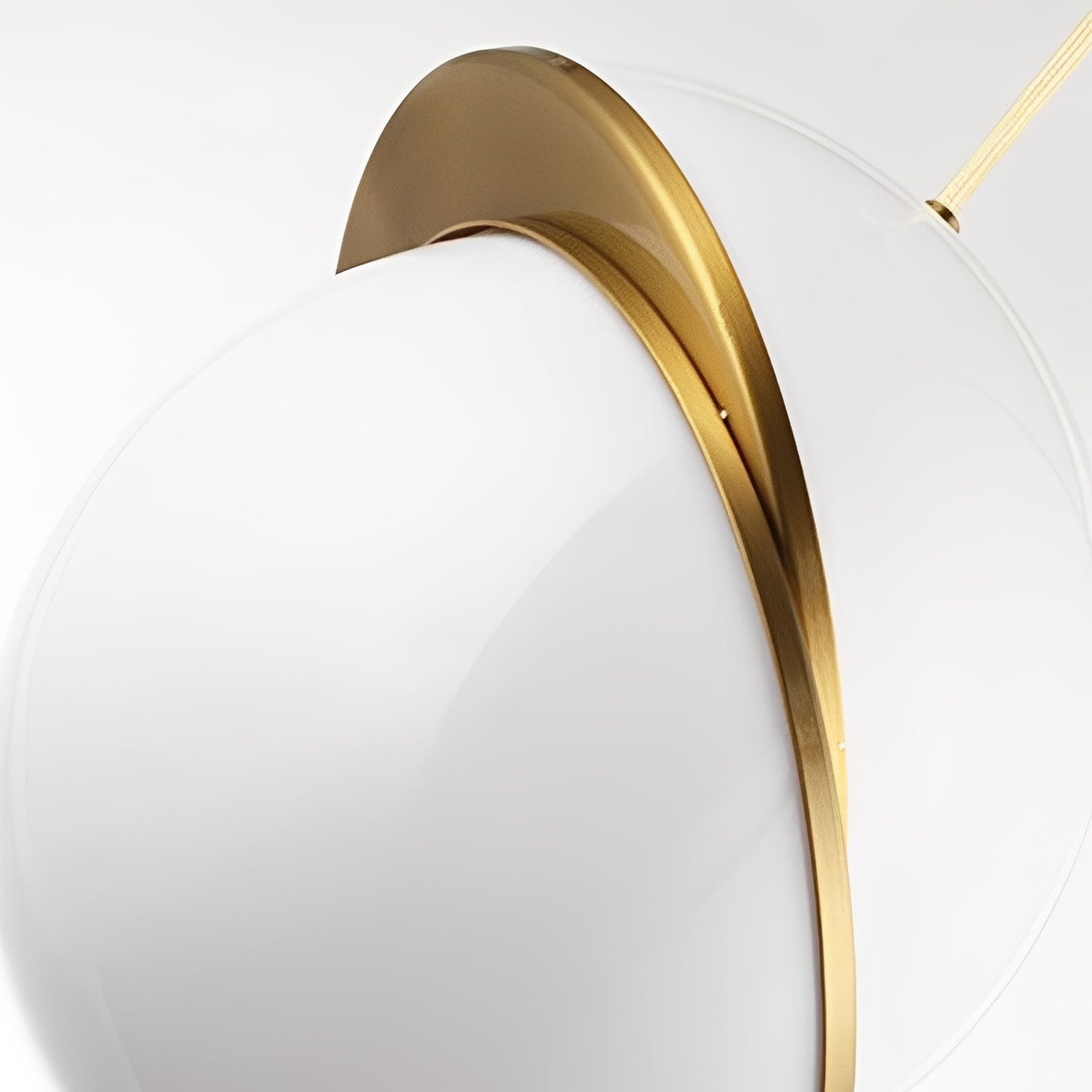 Sorin – Suspension en boule light-luxury nordique