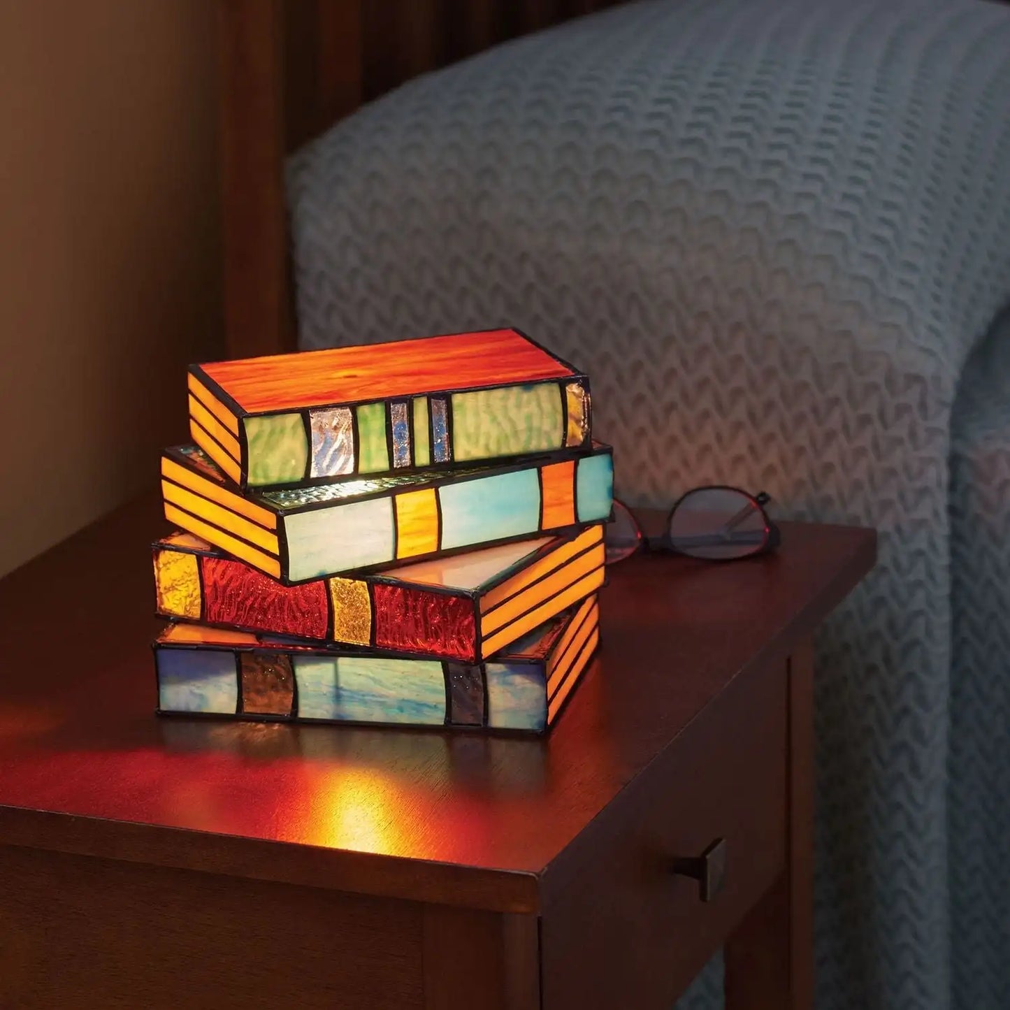 Lampe à livres empilés en résine