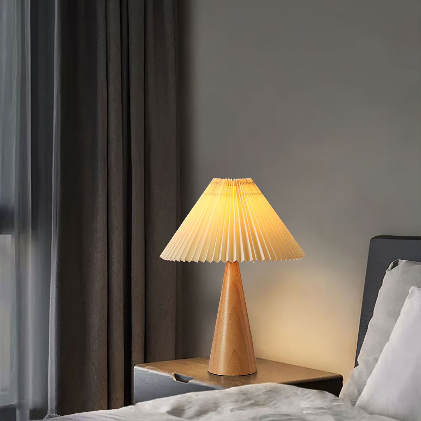 Rami – Lampe de table en bois de noyer