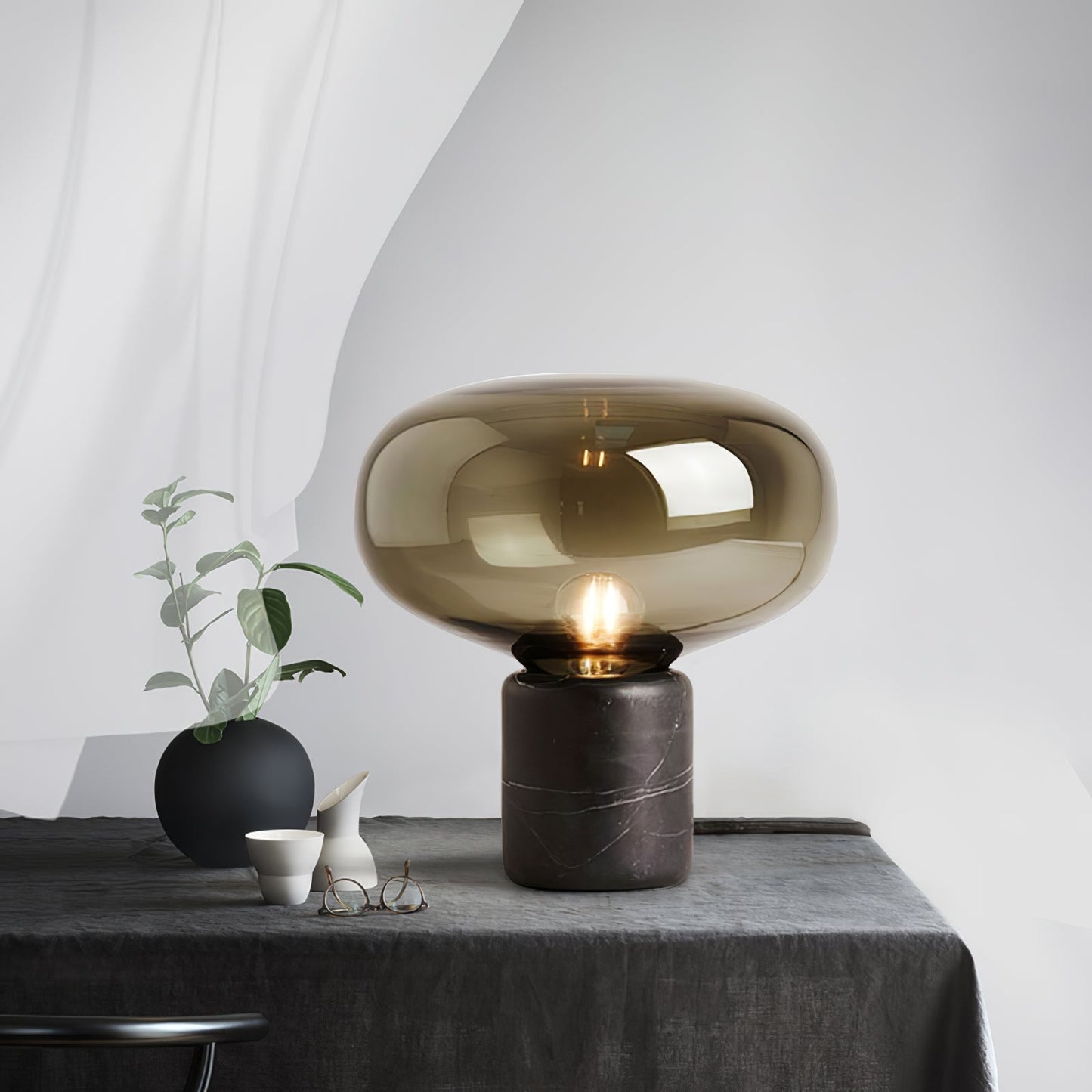 Lin – Lampe de table en verre au design nordique