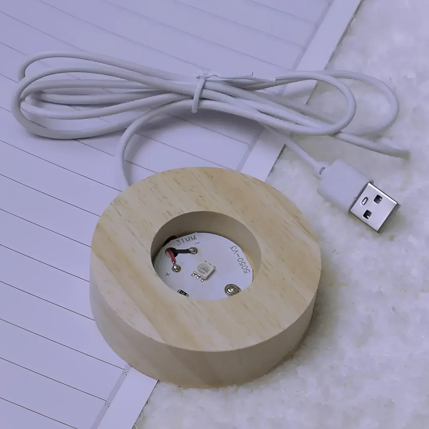 Lyora – Lampe Cristal LED avec Motif 3D