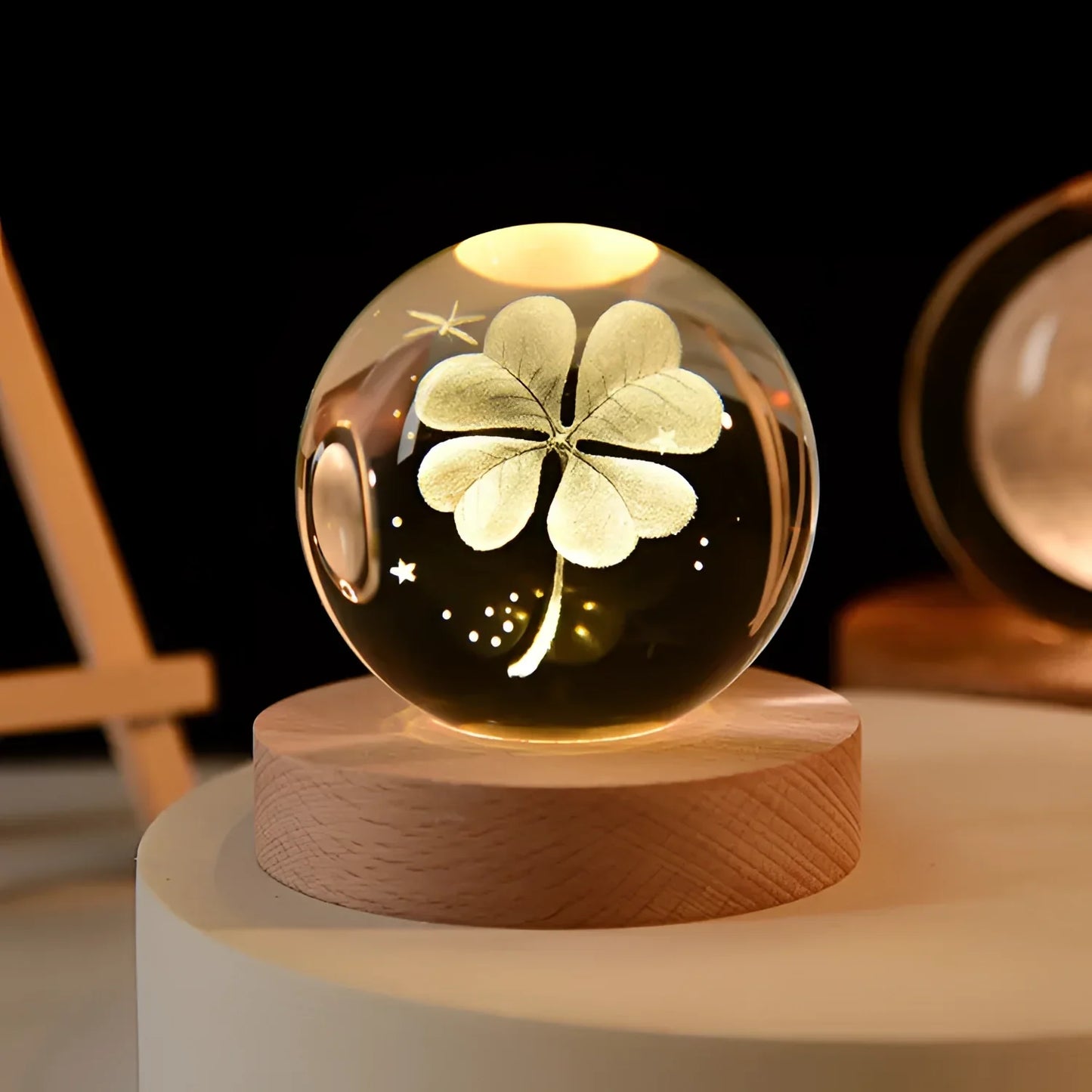 Lyora – Lampe Cristal LED avec Motif 3D