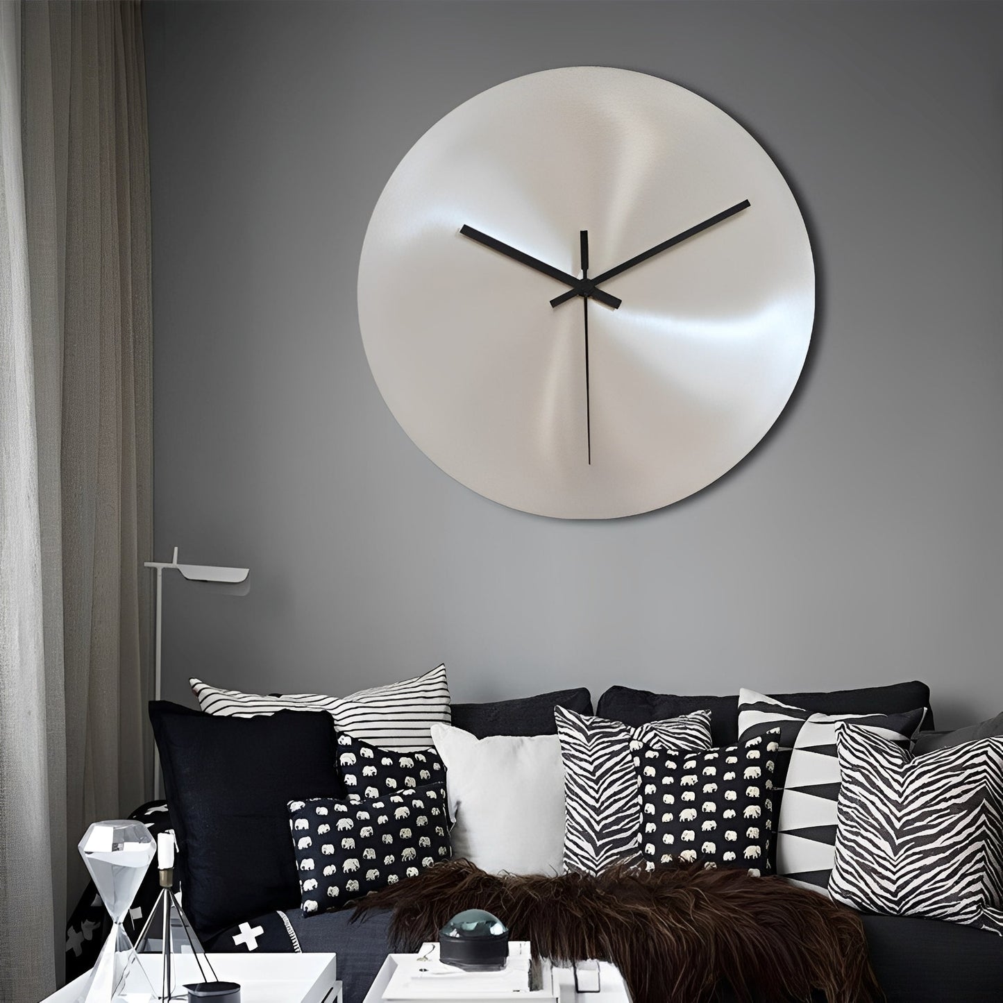 Argentum – Horloge murale industrielle en argent