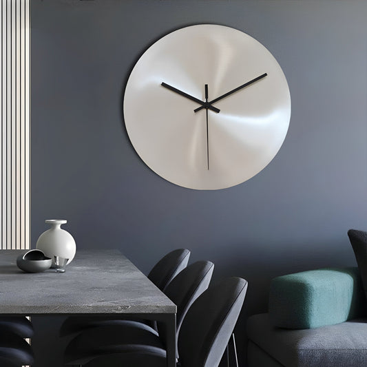 Argentum – Horloge murale industrielle en argent