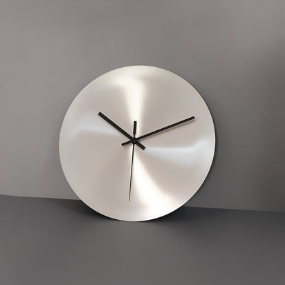 Argentum – Horloge murale industrielle en argent