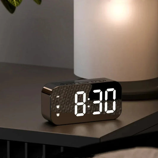 Nelo – Simple Réveil Électronique LED