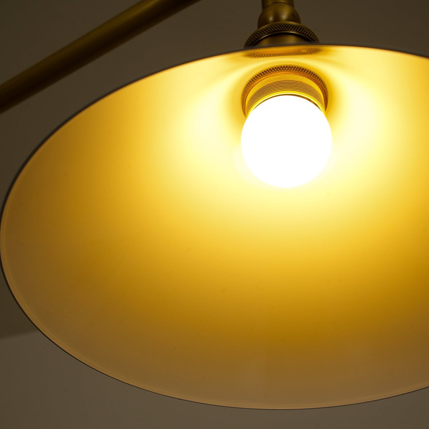 Thetford – Lampe Suspendue Américaine