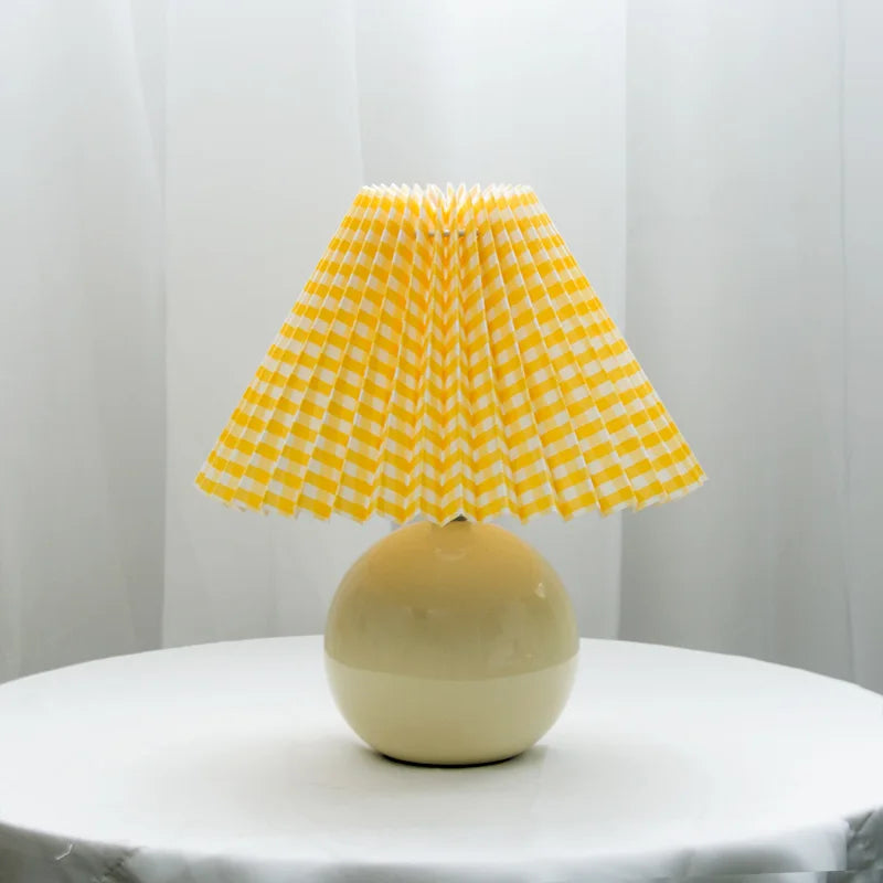 Lampe De Table À Abat-Jour Plissé Au Style Rétro Chic