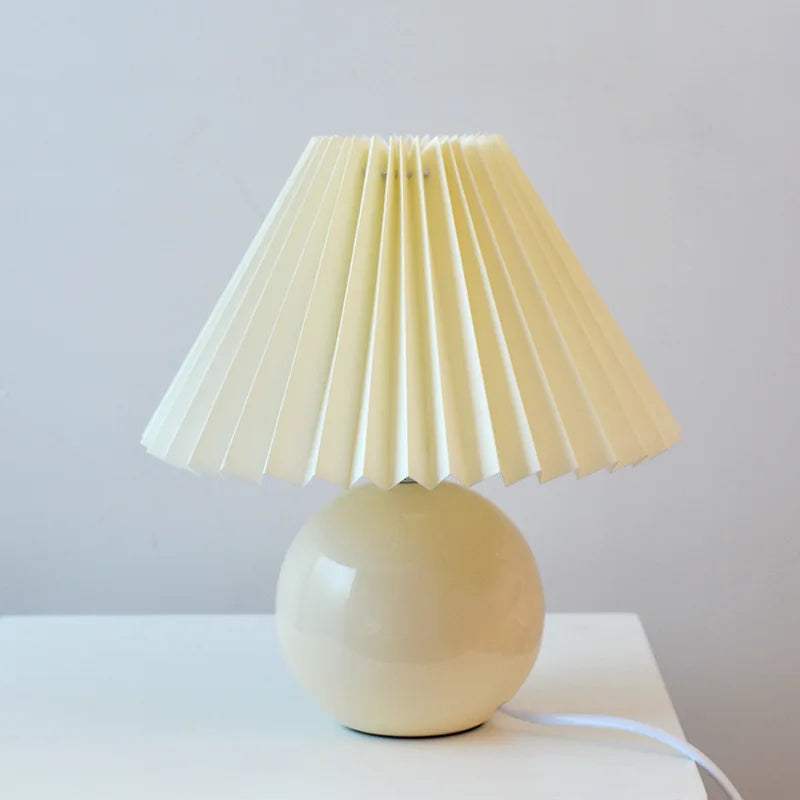 Lampe De Table À Abat-Jour Plissé Au Style Rétro Chic