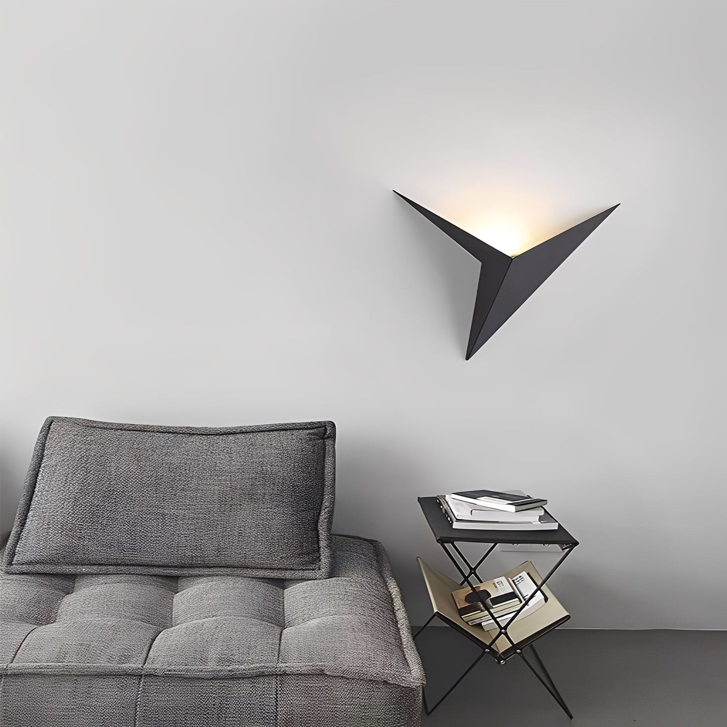 Mabelle – Applique Murale Triangulaire