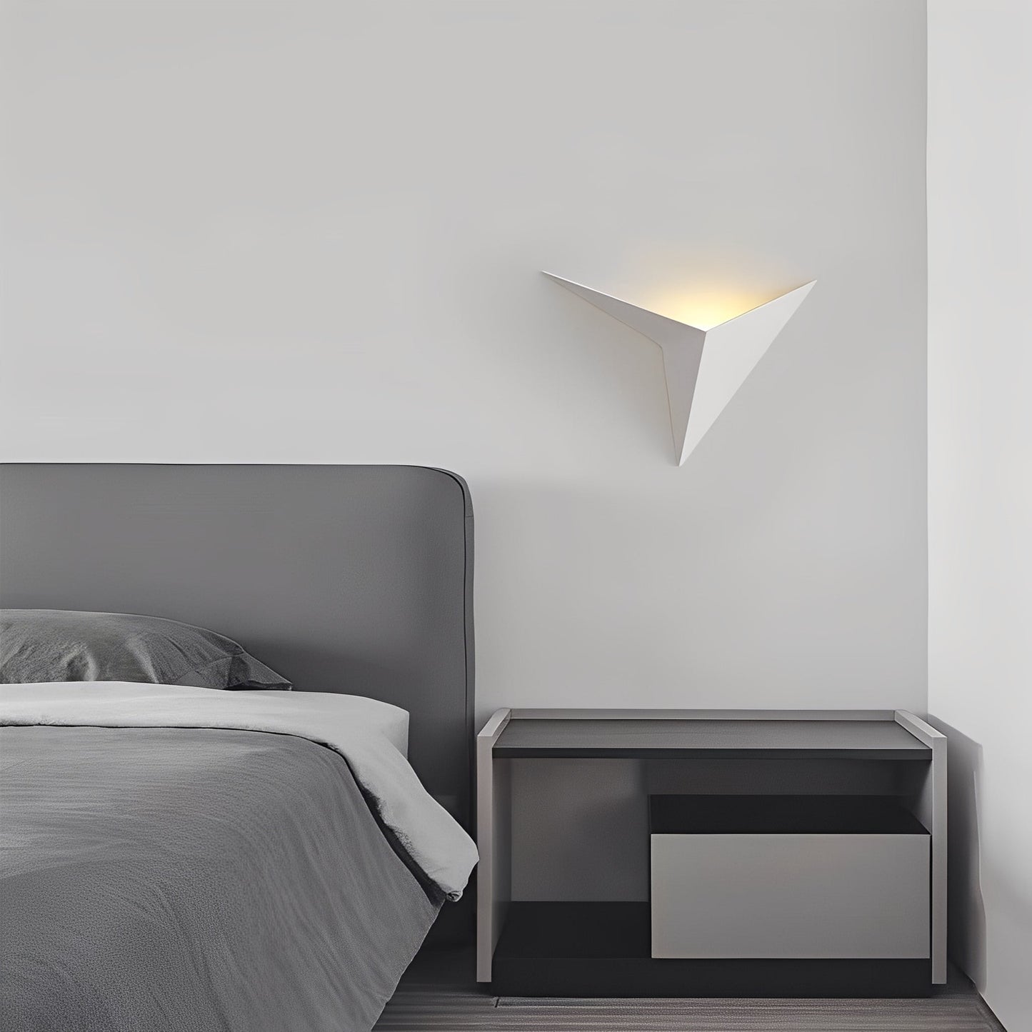 Mabelle – Applique Murale Triangulaire