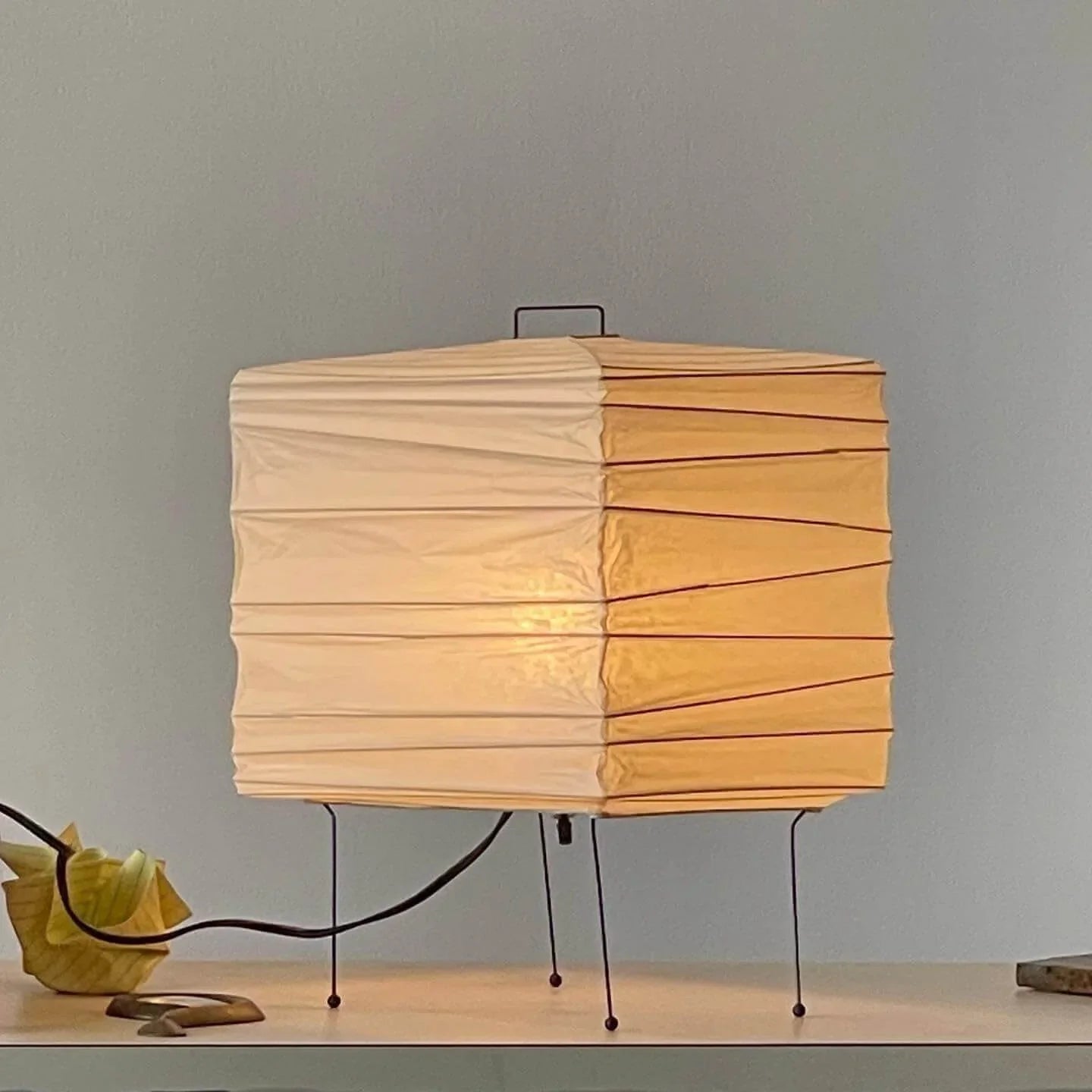 Airi – Lampadaire en papier de riz japonais