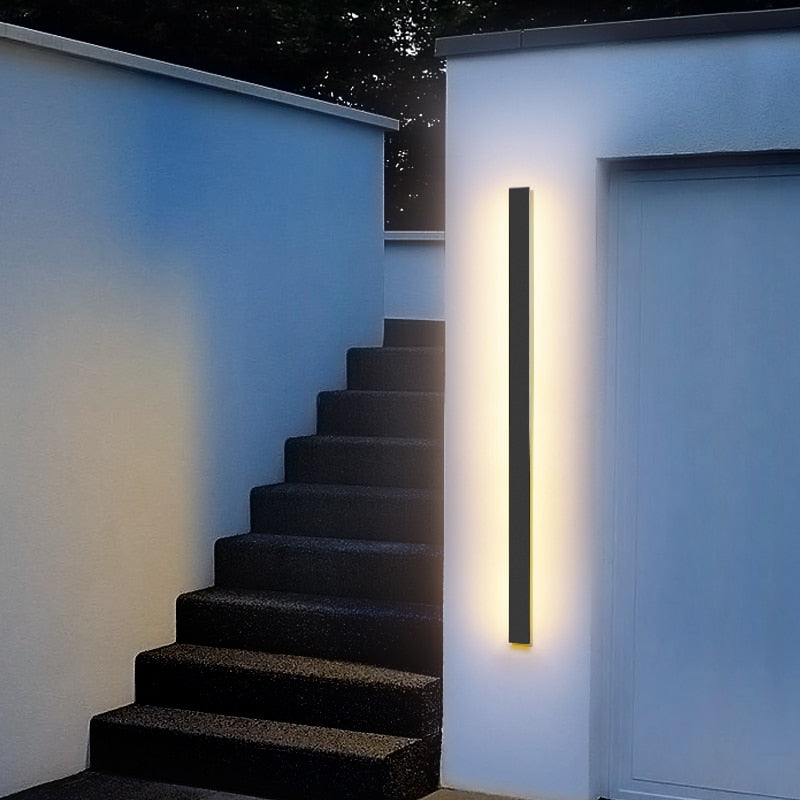 Kumira – Lampe Murale Extérieure Svelte
