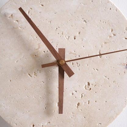 Elin – Applique murale avec horloge en travertin