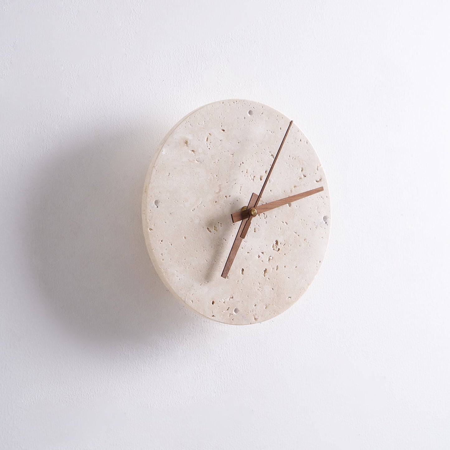 Elin – Applique murale avec horloge en travertin