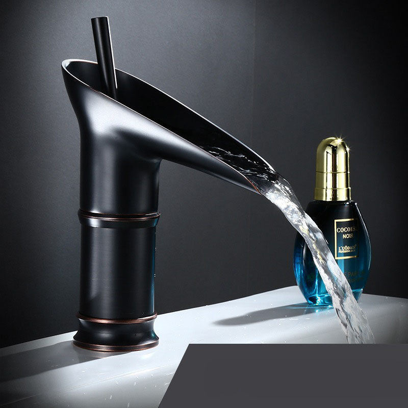 Chris – Robinet de lavabo en cascade